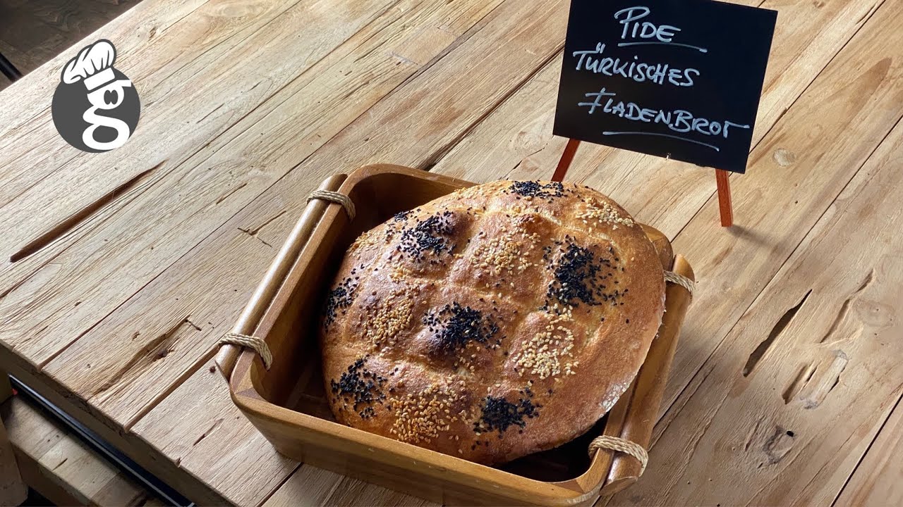 PIDE - türkisches Fladenbrot - im Webergrill gebacken - vom Kitchen Ghost