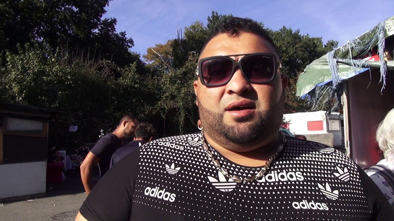 Vidéo Orvault Adidas sunglasses boy