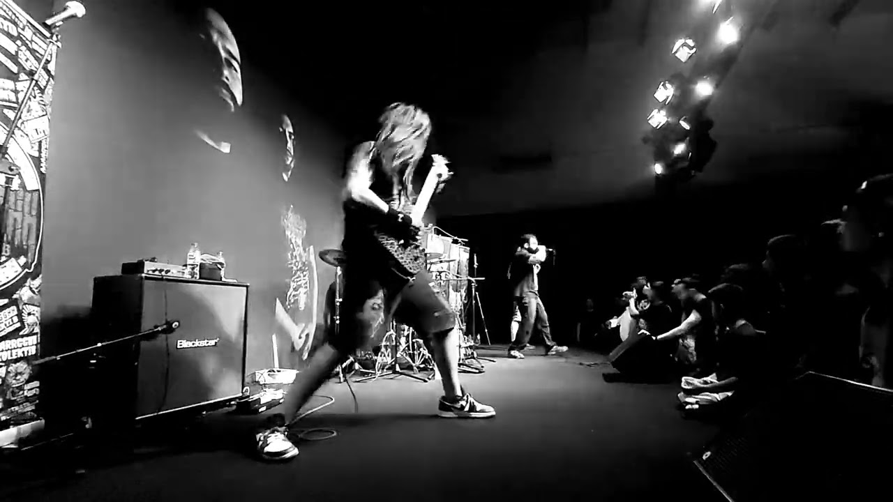 Defeated Sanity - Engulfed In Excruciation live (Dubai)