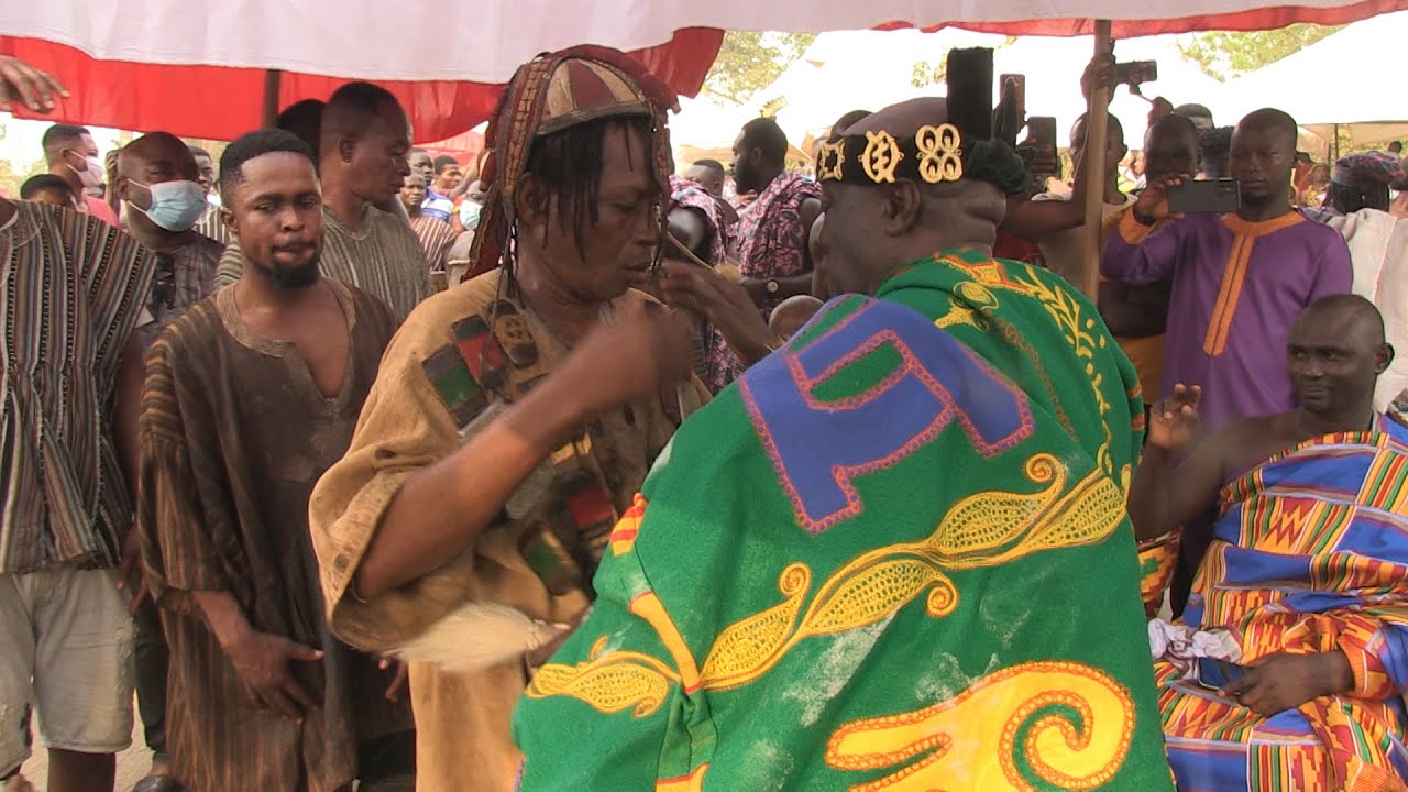 BREDI POWER CLASH || NANA BRIGHT SHAKES OTUMFOU'S SUMANKWAHENE