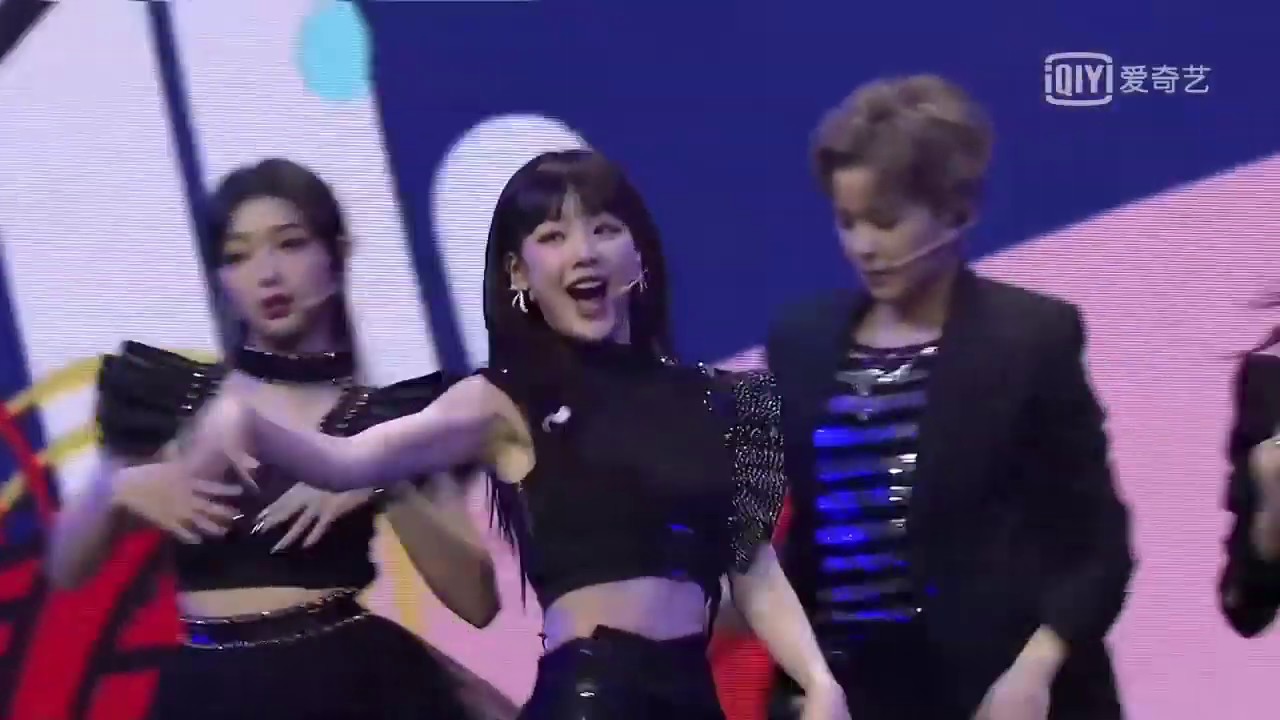 Rocket Girls 火箭少女101 - 飒小姐 BAZAAR Star Charity Night 2019