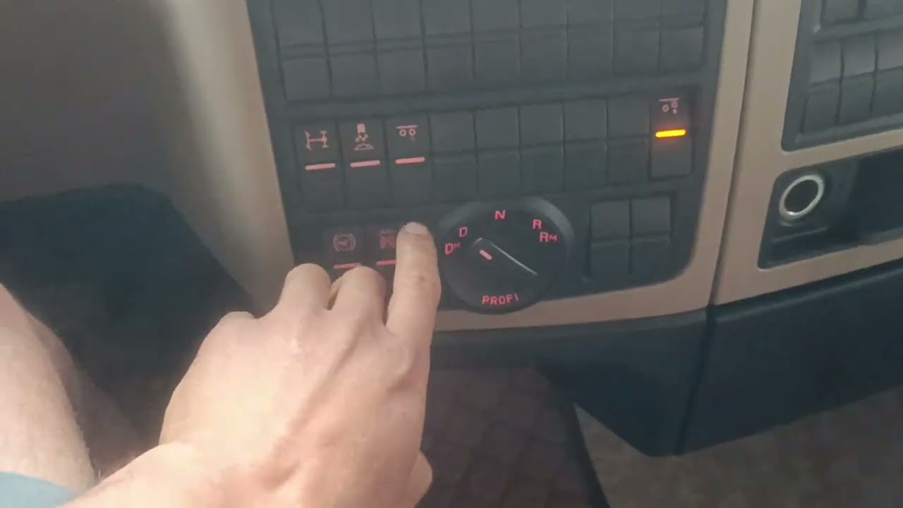 usando o piloto automático do MAN TGX 28.440