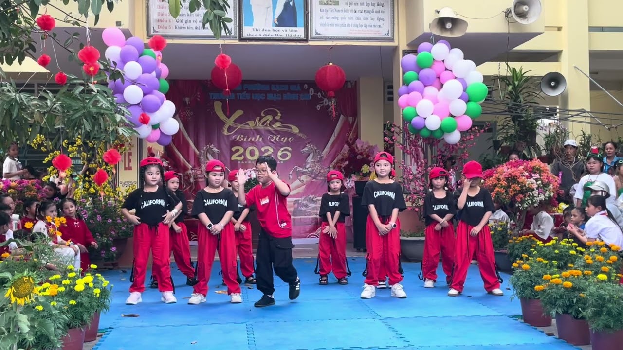Múa chuyện cũ mình bỏ qua