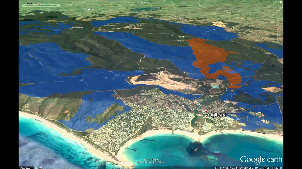 Simulation of the effect of fuel reduction on bushfire spread