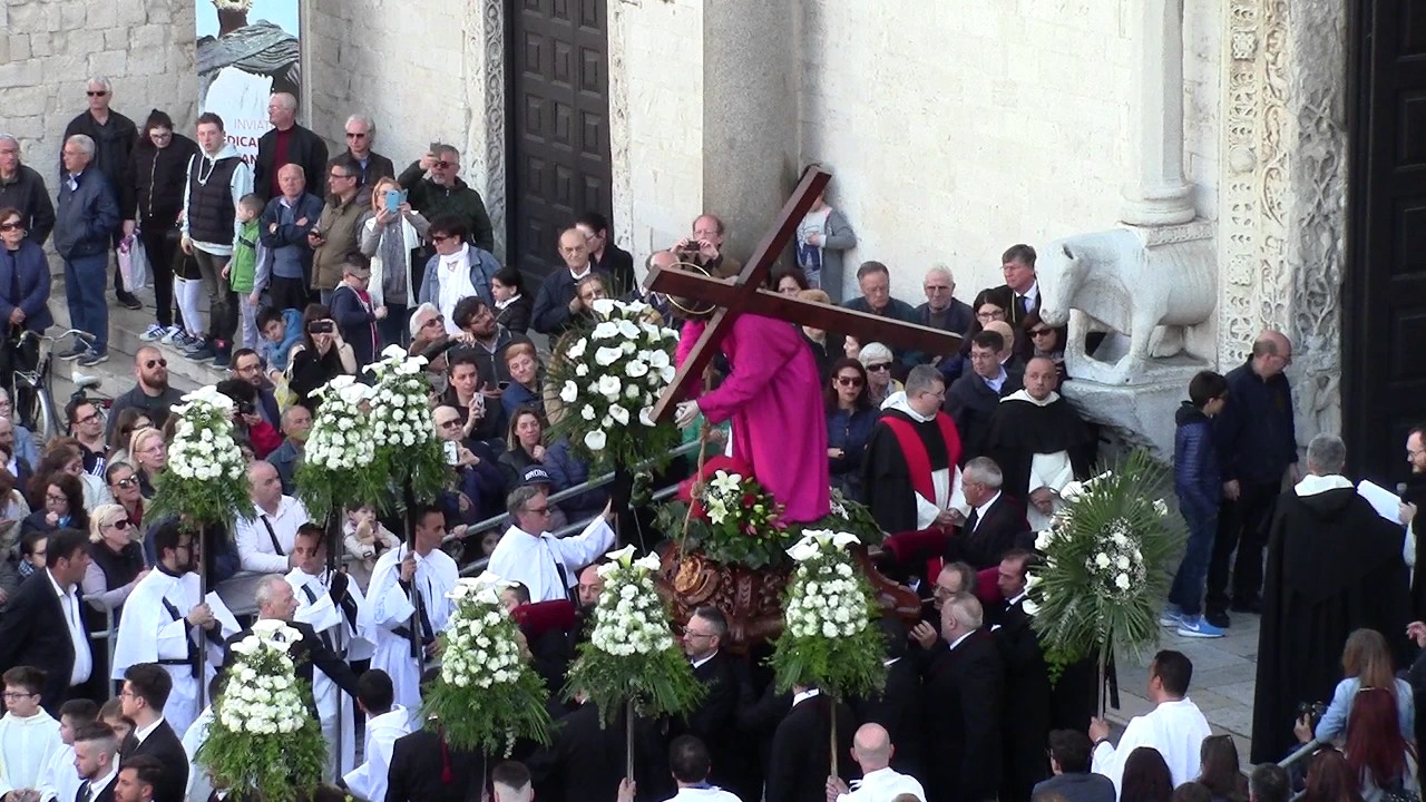 Ⅰ. PROCESSIONE DEI MISTERI ✞ VENERDI' SANTO 14 APRILE 2017 BARI