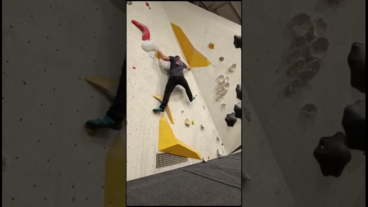 #bouldering en Sputnik Las Rozas - Bloque Amarillo #climbing #foryou #parati #escalada #climbinglife