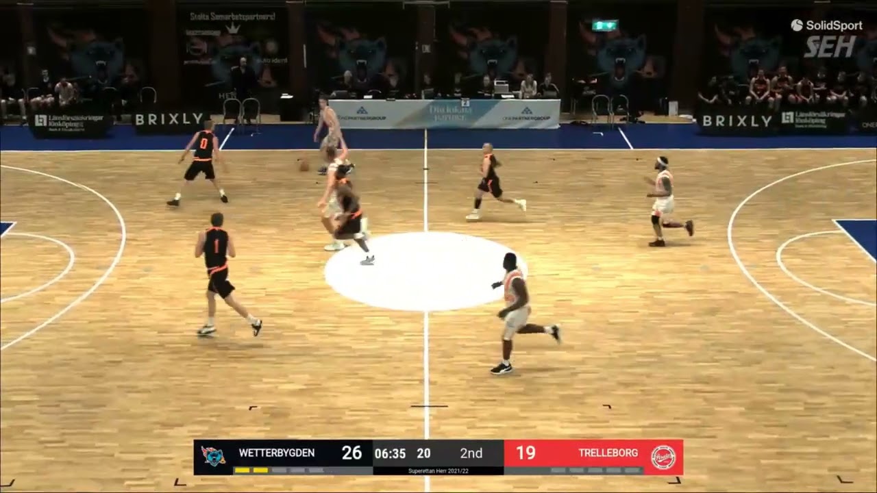 Carl Engstr&ouml;m dominates for 17 rebounds at halftime