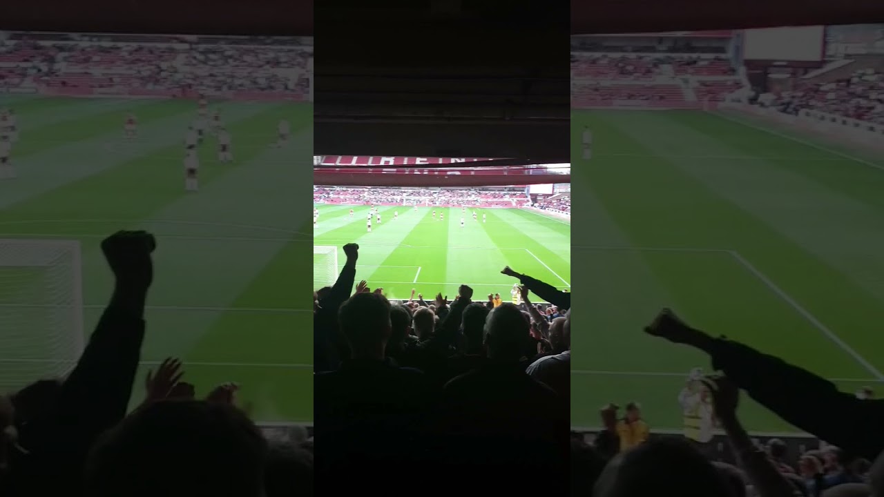 Bradford City Fans - 'I am a City fan' chant