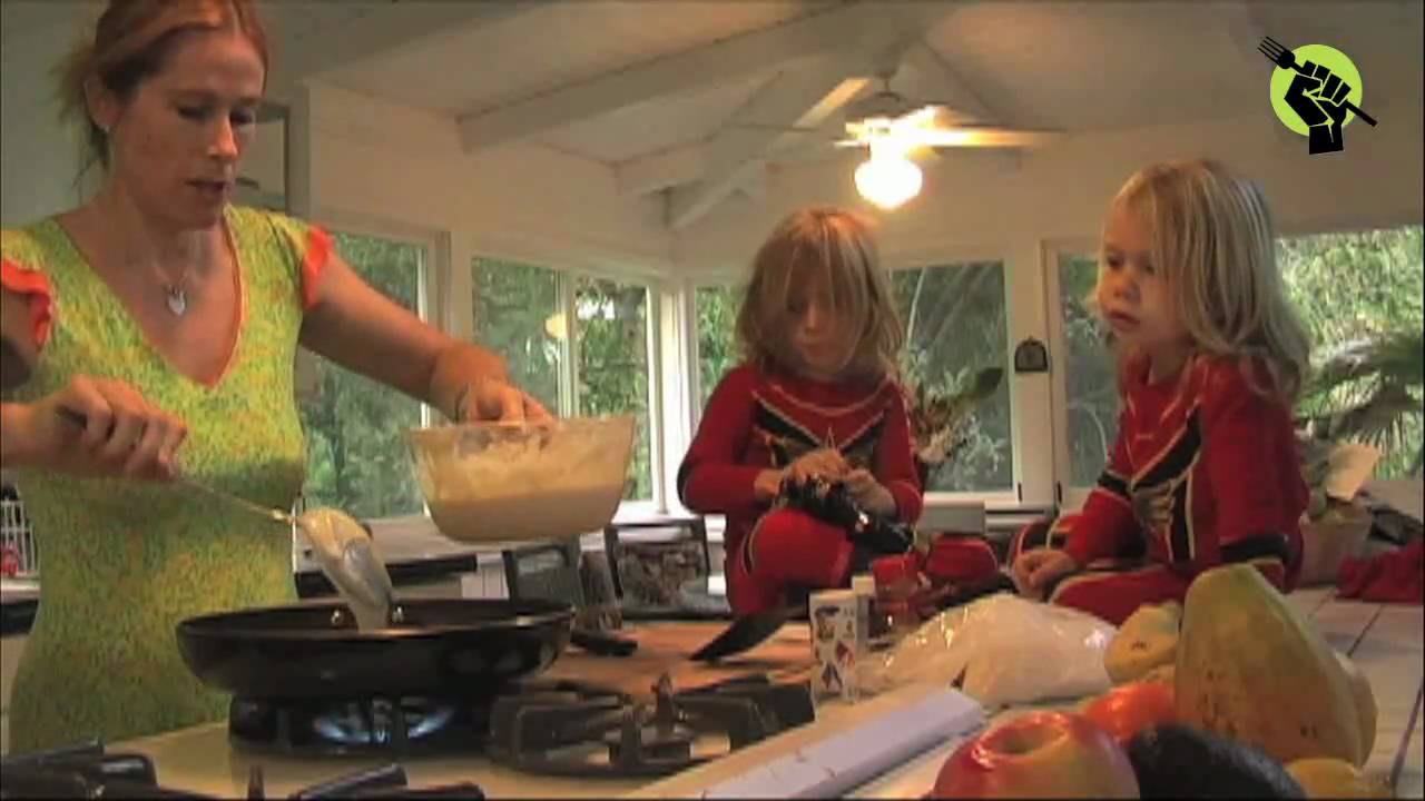 Mother's Day Banana Pancakes Recipe : Tamra Davis ...