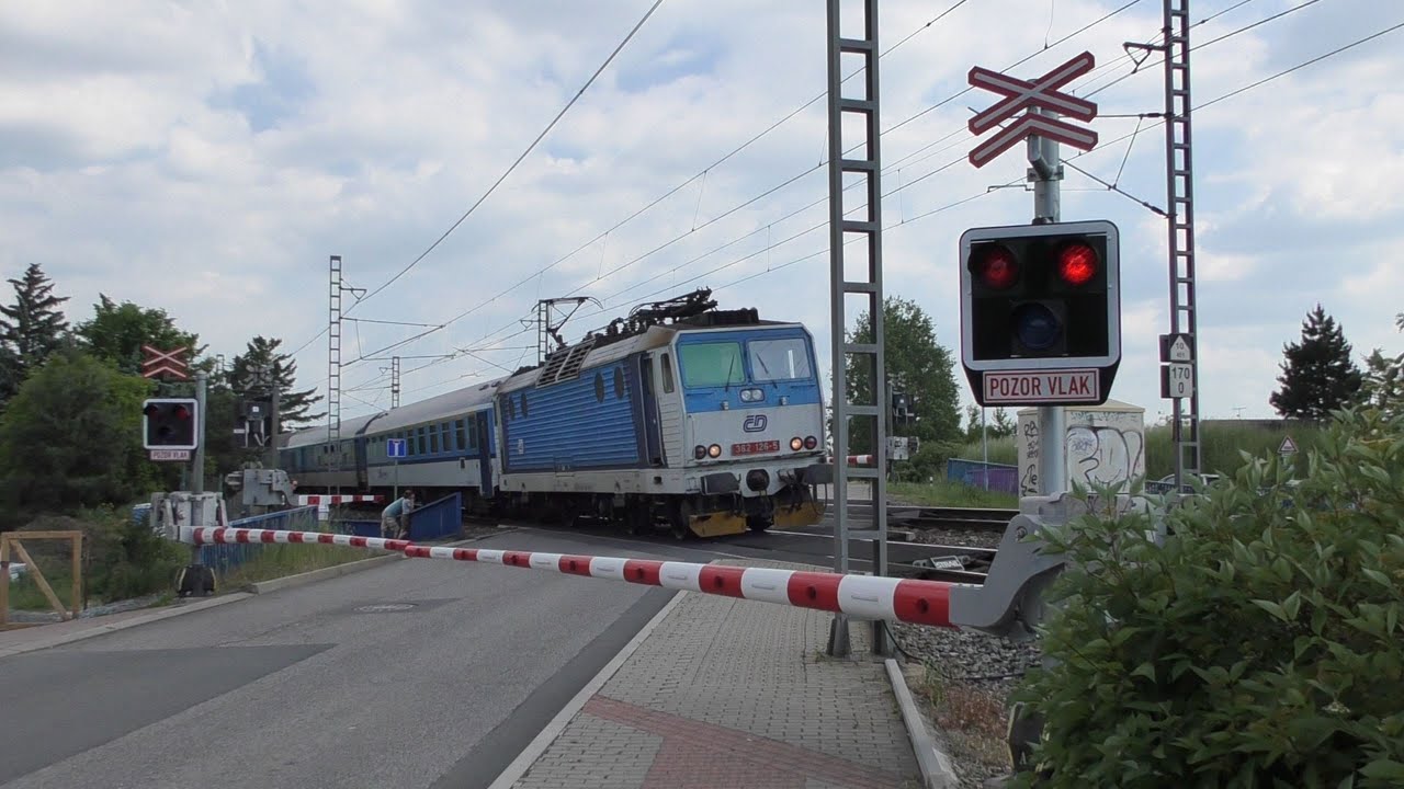 Železniční přejezd Praha - Uhříněves - 8.6.2021 / Czech railroad crossing