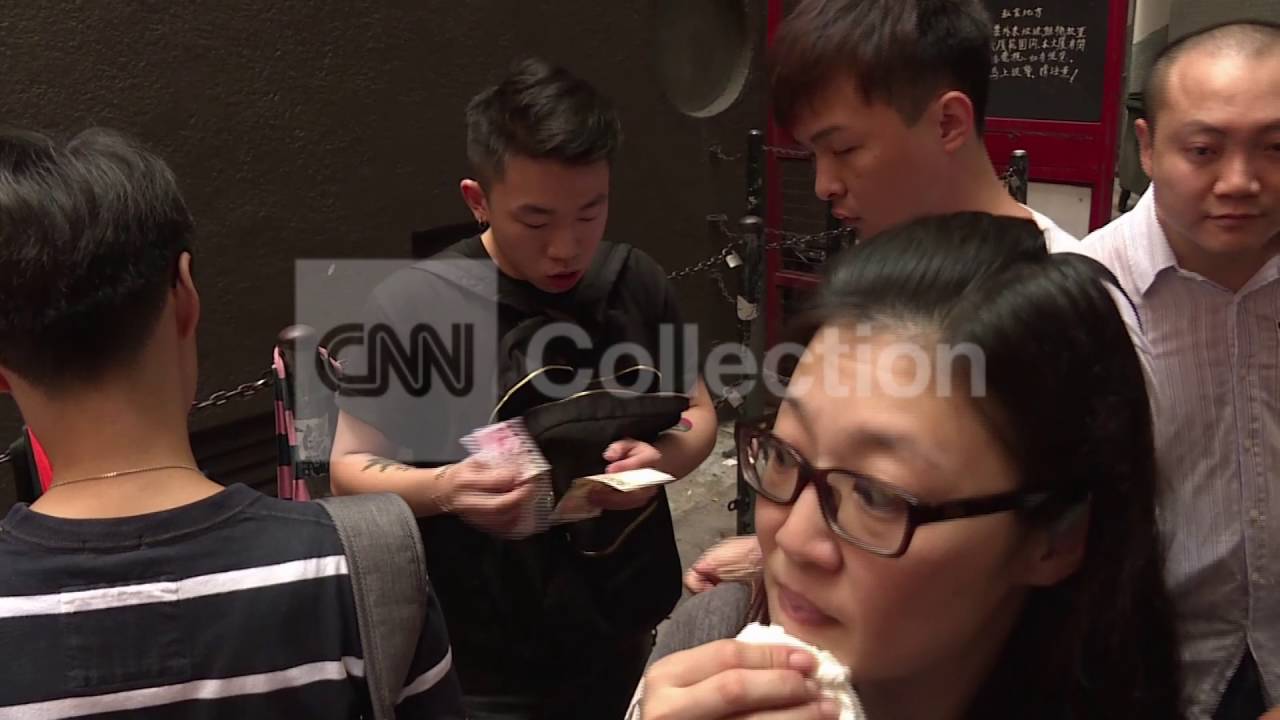 CHINA: IPHONE 6S - RESELLING TO EAGER BUYERS