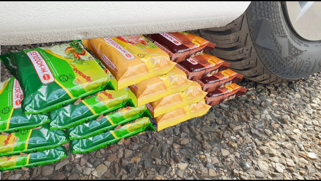 CRUSHING EXPERIMENT: 1000 Noodles VS Car (ASMR sound)
