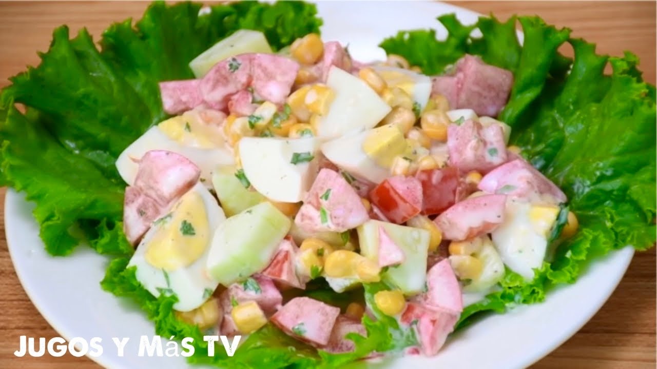 Ensalada de Huevos con tomate, cremosa y riquisima