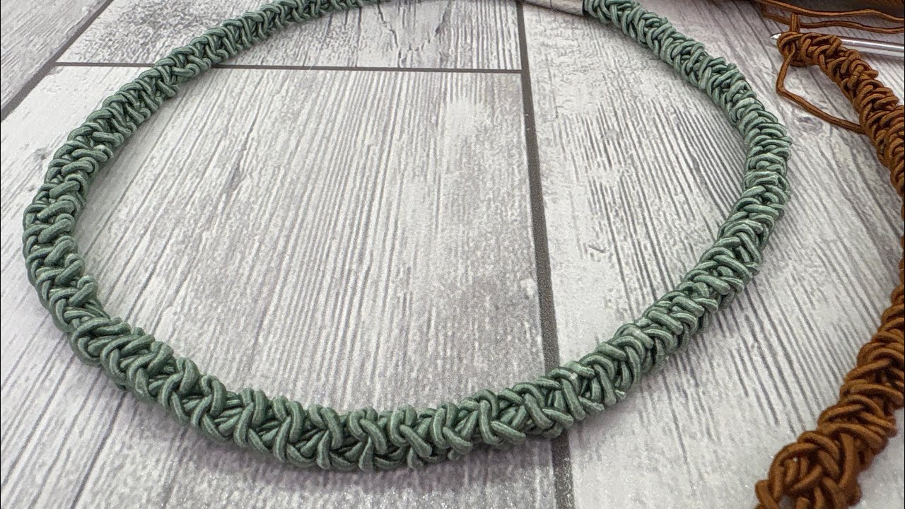 Collane e bracciali all&rsquo;uncinetto: I cord italiani
