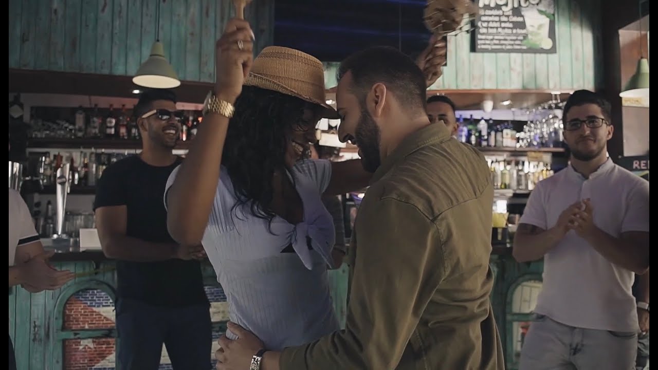 Vivillo - Para Ser Feliz (Official Video)