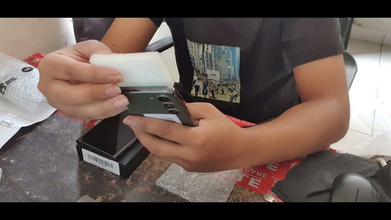 Unboxing LAKU6 - MAHMUDA RIZKI SIMANJUNTAK 450134