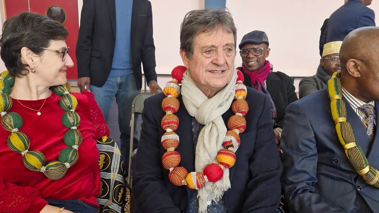 C&Eacute;R&Eacute;MONIE D'HOMMAGE RECONNAISSANCE MR LE MAIRE GILLES POUX