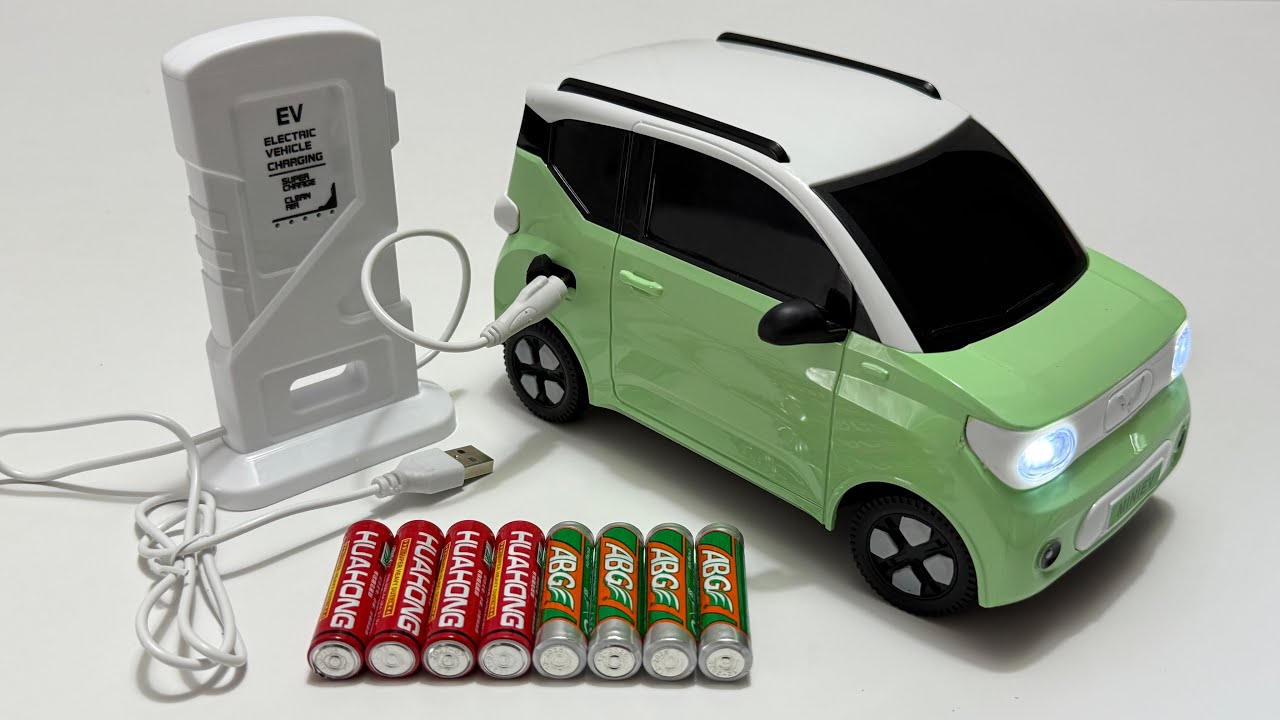 Unboxing Wuling Mini New Energy RC Car, City Electric Excavator, Collision Deformed RC Police Car
