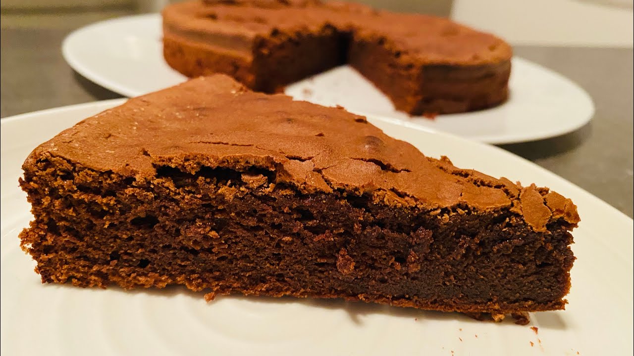 Torta al cioccolato tenerina dal cuore morbido e goloso😋كعكة الشوكولاتة الطرية بقلب ناعم ولذيذ