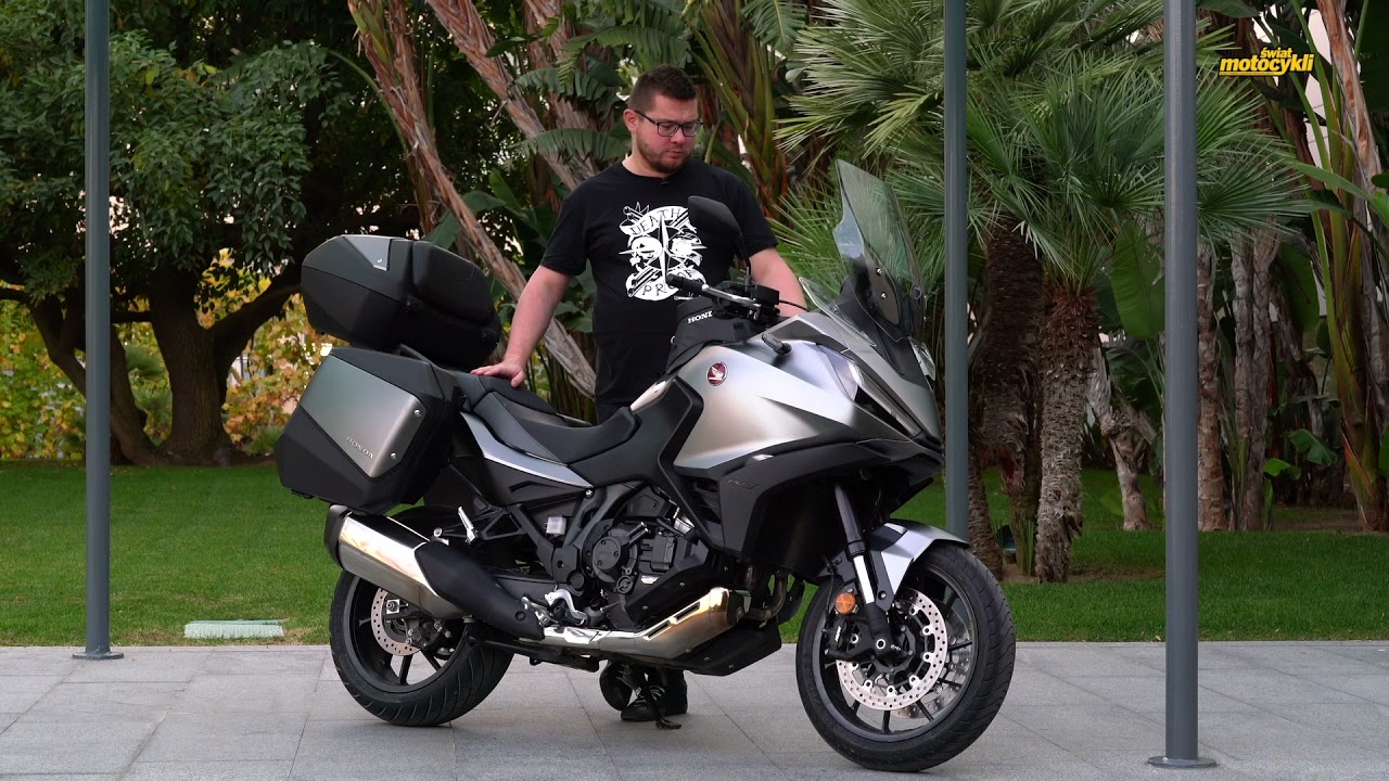 Jadę po bułki, wr&oacute;cę za tydzień. - Honda NT 1100 2022
