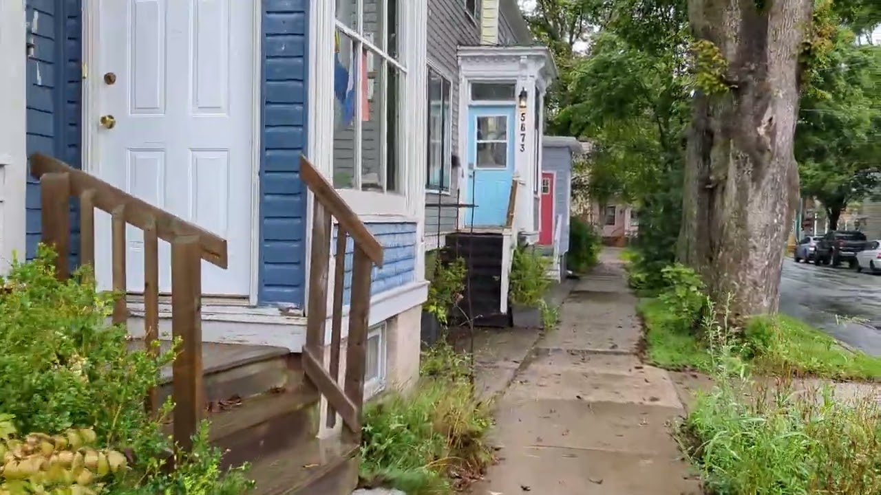 Walking Agricola and North Street