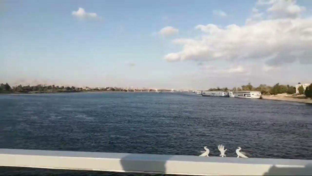 كوبري الاقصر العلوي على النيل
