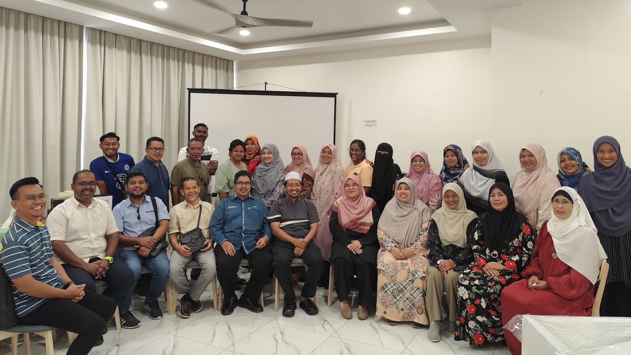 Majlis Sanjungan Budi : Ustaz Azarol & Teacher Wanie.