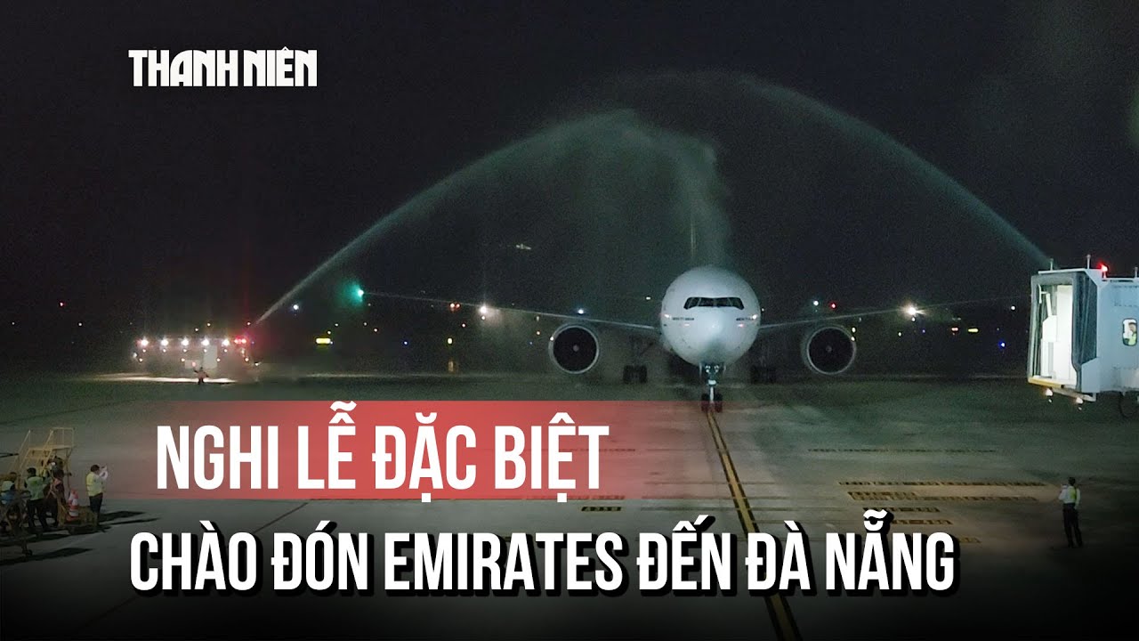 Xem màn phun nước vòi rồng chào đón 