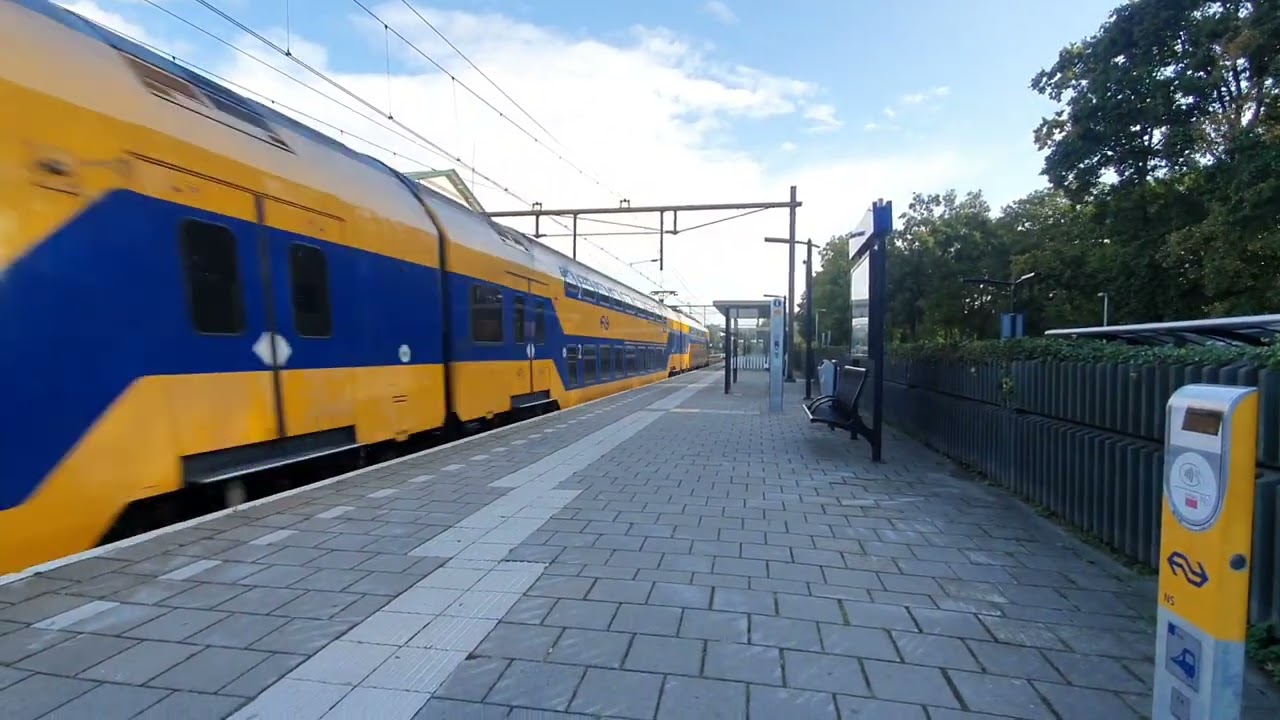 drie soorten intercity's door station Nijkerk