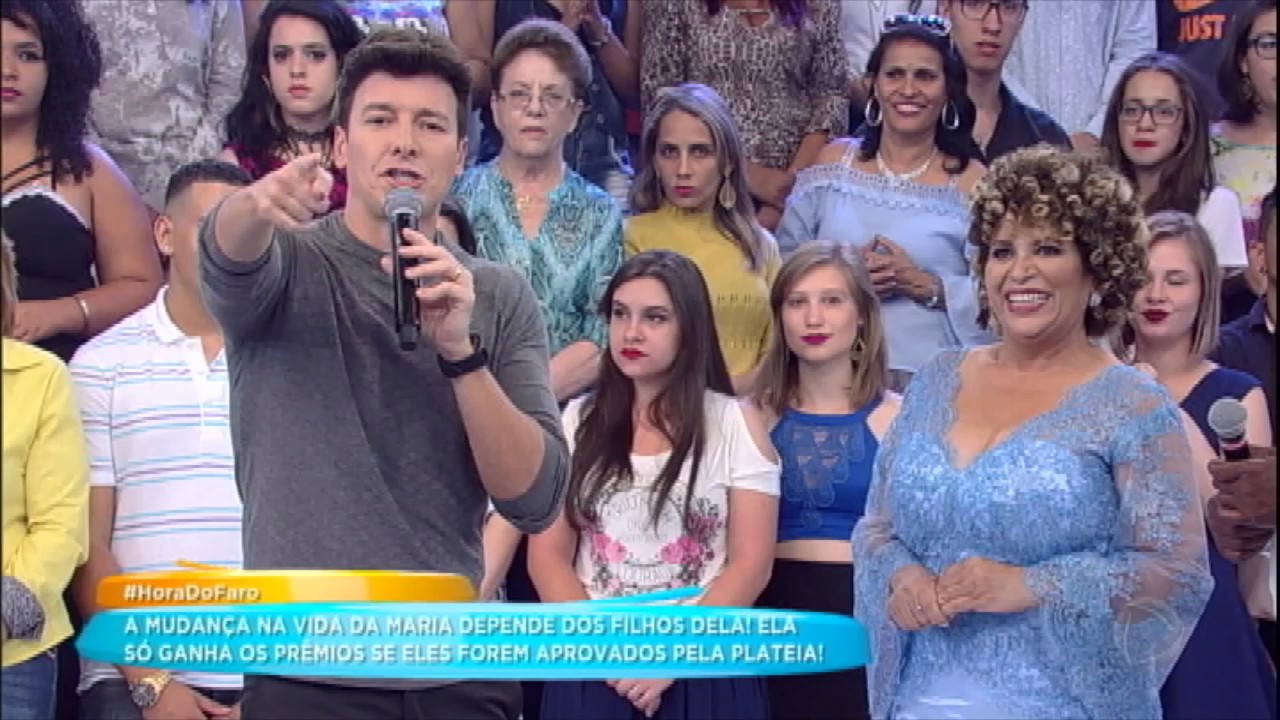 Filhos de Maria dançam funk para garantir mudança na vida da mãe