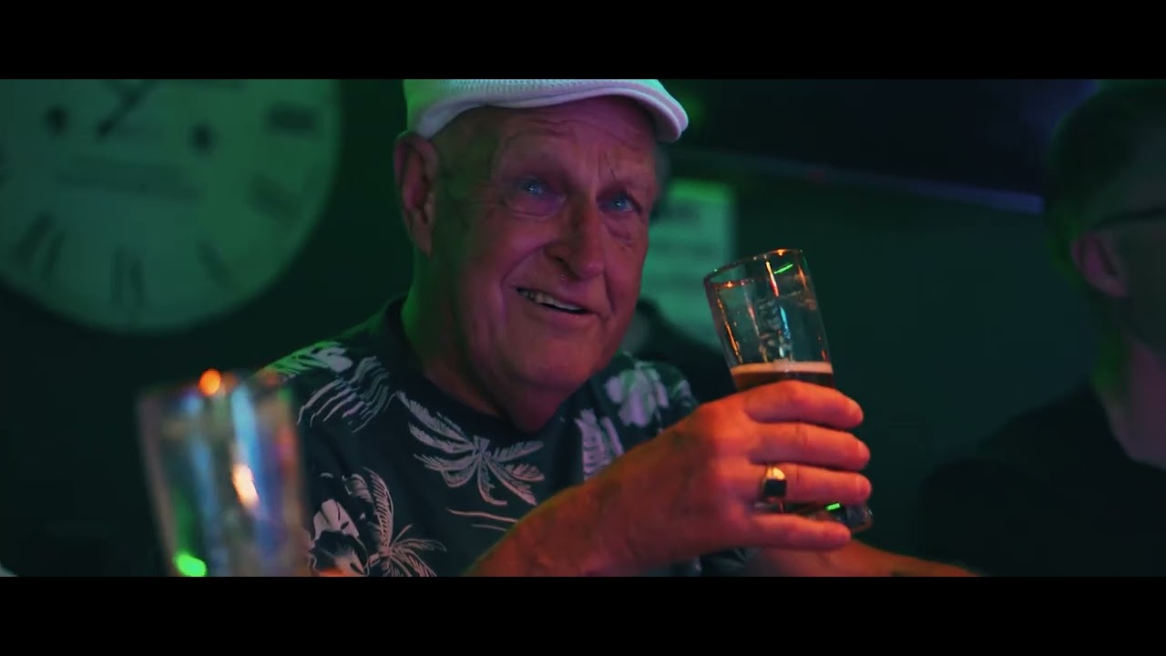 ChriZZZ - Cafe op de hoek (Originele videoclip)