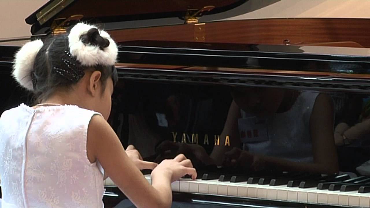 Guangdong Folk Melody:The Street Merchant (Composer: Chen Peixun)