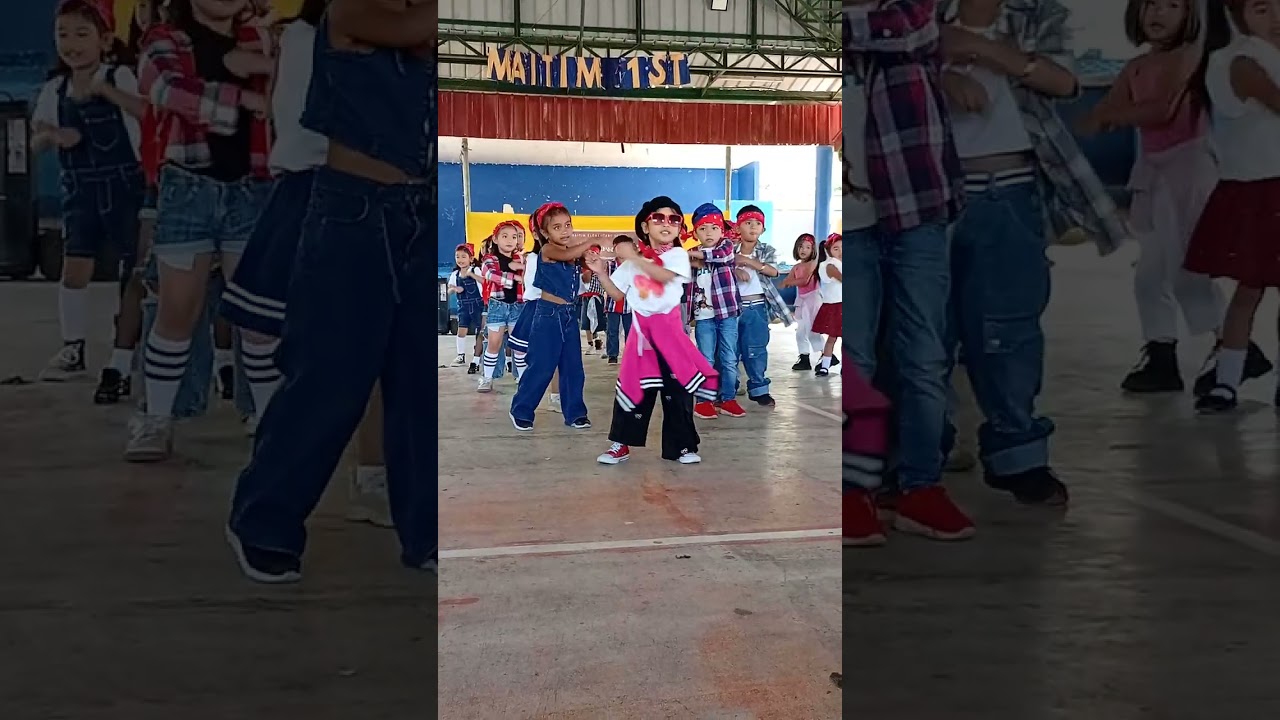 Mayen Dancing to 90s Hits (plus Dunka by SB19)