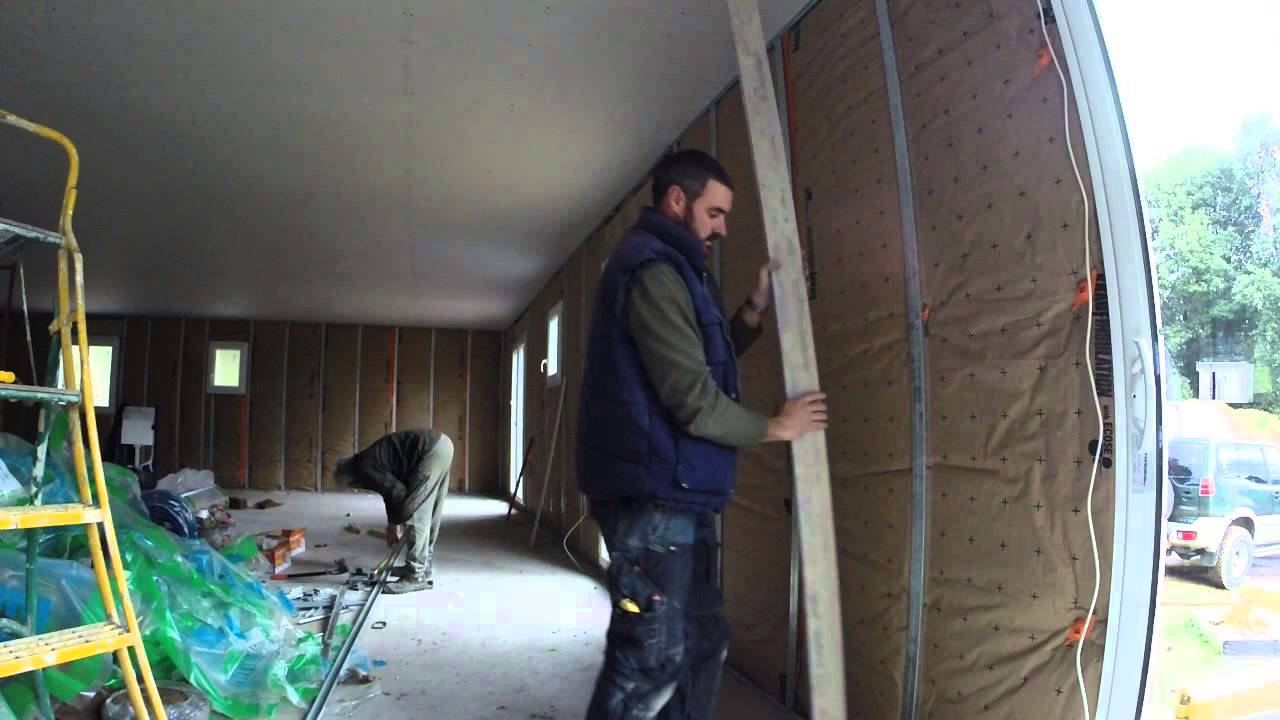 réalisation des contre cloisons quatrième étape la pose des montants