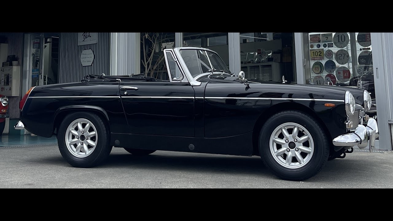 1980y MG Midget  By  Bless