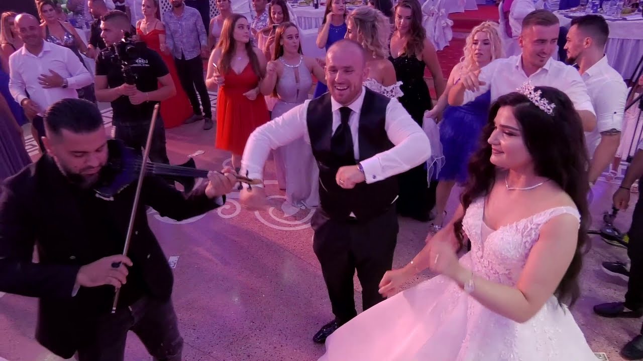 Ervin Gonxhi ,Eli Malaj dhe Rati ndezin  atmosferen zjarr ne nje dasem ne Shkoder
