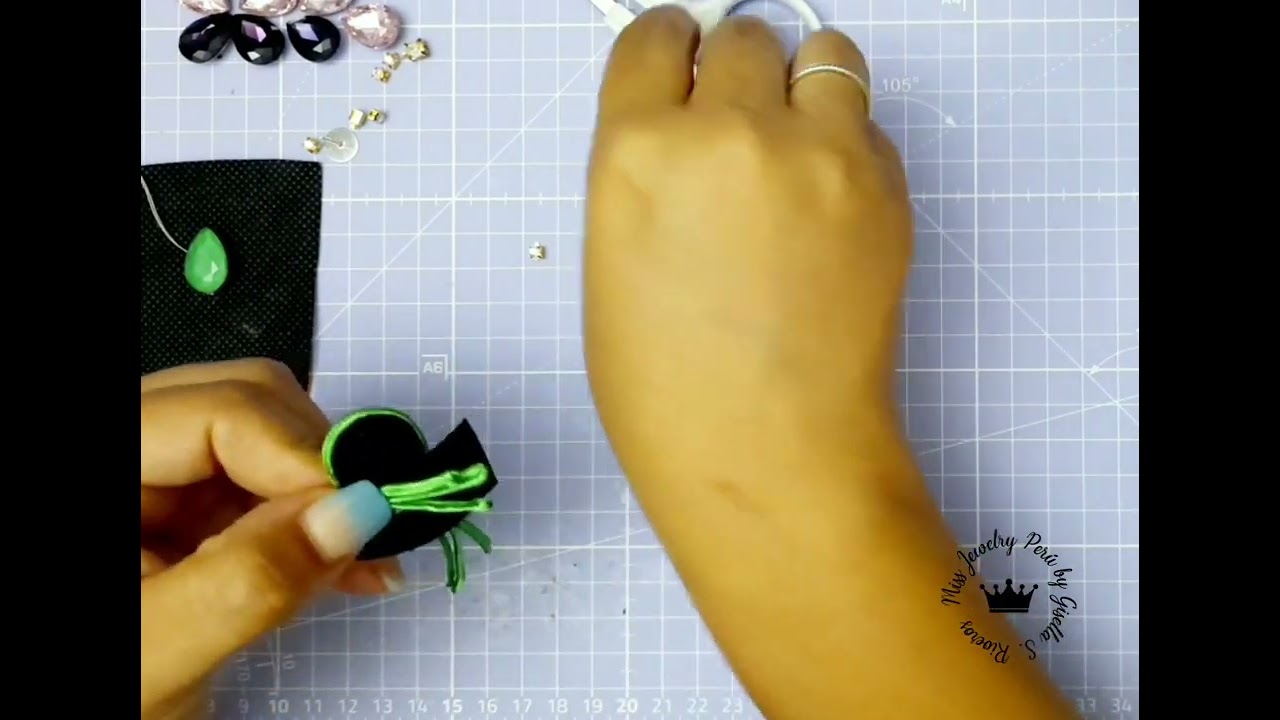clase GRATUITA de Aretes en Técnica Soutache.