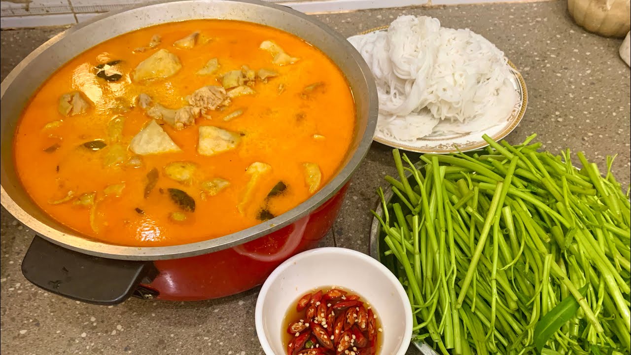 របៀបធ្វើ ស៊ុបមាន់ត្រកួន- Creamy Chicken Soup Hot Pot ( Bopha Cooking Food )