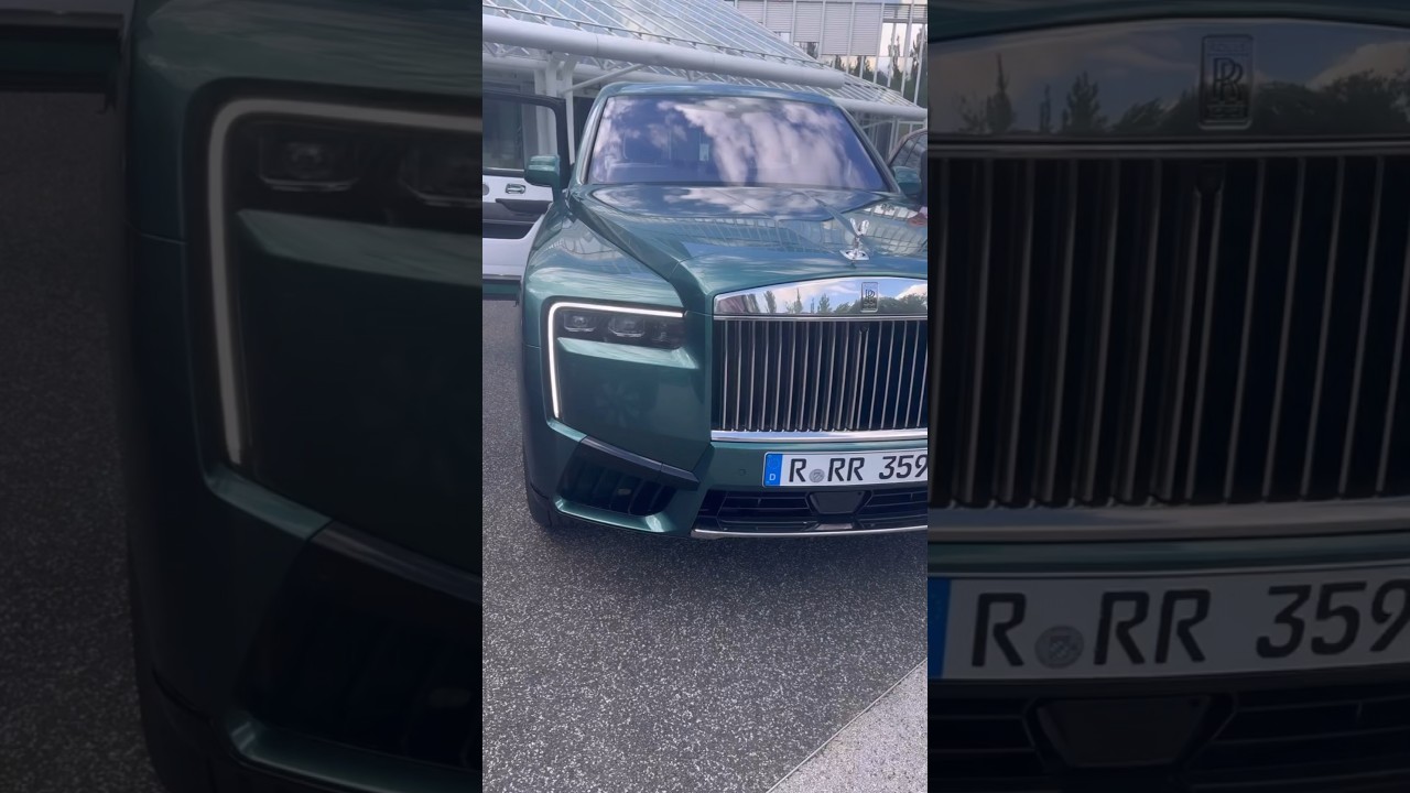 The 2025 Rolls-Royce Cullinan Series II in Emerald Elegance