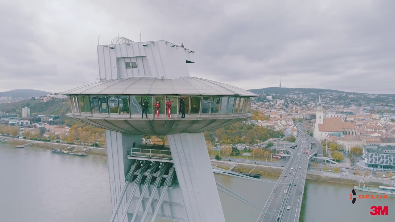 SKYWALK na veži UFO Bratislava