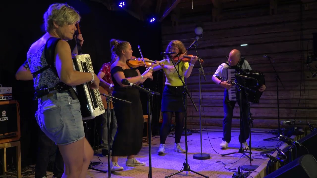 Hulda Martines - På vei til Stryn (Egil Haugerud) og Dimisjonspols (Sturla Eide)