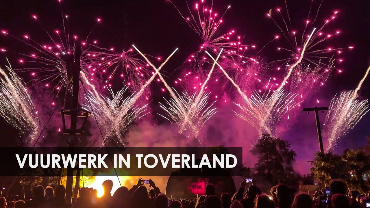 Vuurwerk bij Halloween Nights 2024 in Attractiepark Toverland