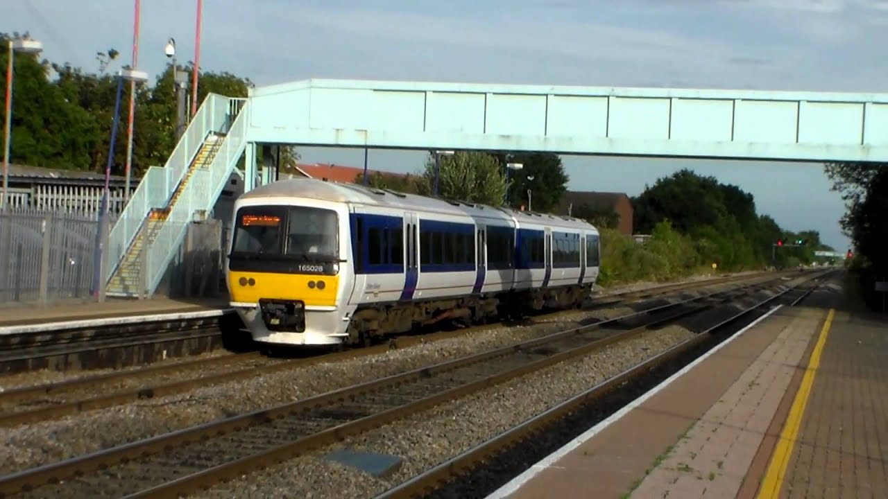 Trains at West Ruislip (30th August 2013)