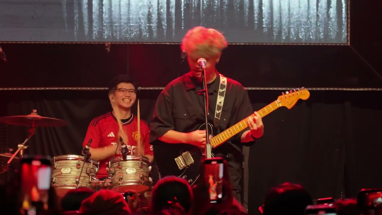 Cơn Mưa Rào Năm Ấy - The Cassette live at SHOWCASE HOME SWEET HOME