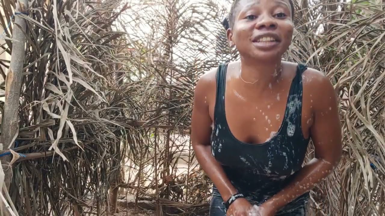 outdoor everning bathing in Africa village #africanvillagelife #africanvillage #viralvideo