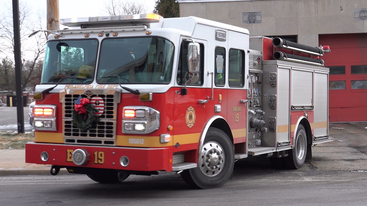 Philadelphia Fire Department Engine 19 Responding 