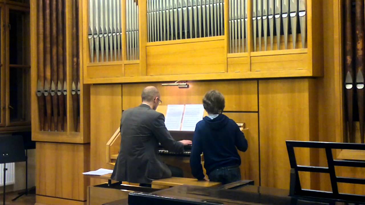 Współcześnie... Noc Muzeów w Akademii Muzycznej.. Gra Stanisław Pielczyk *