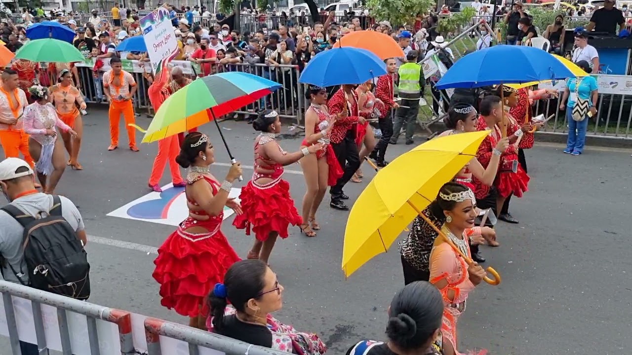 Desfile del #salsodromo y la #feriadecali un gran inicio, #Salsa #Alegría y Rumba parte 4