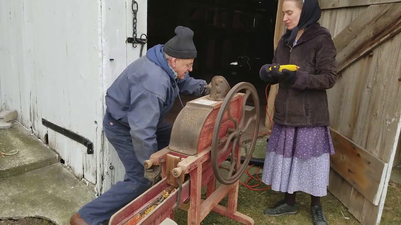 1892 Farm Corn Sheller in Operation