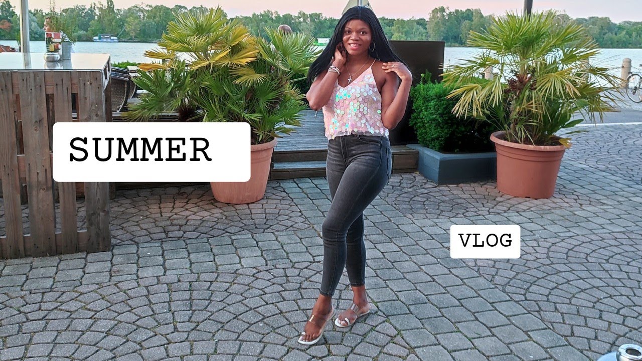 Walking along Neue Donau// new Danube River@vivilifestyle6319